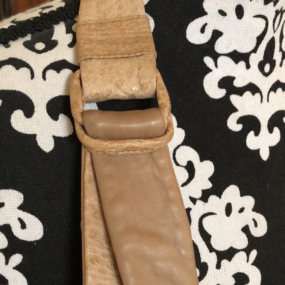 Vintage 1920’s Benelli Roma Leather ostrich stamped cross body adjustable bag - Picture 5 of 17